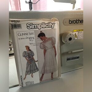Simplicity Gunne Sax Sewing Pattern
No#8610
Size 12